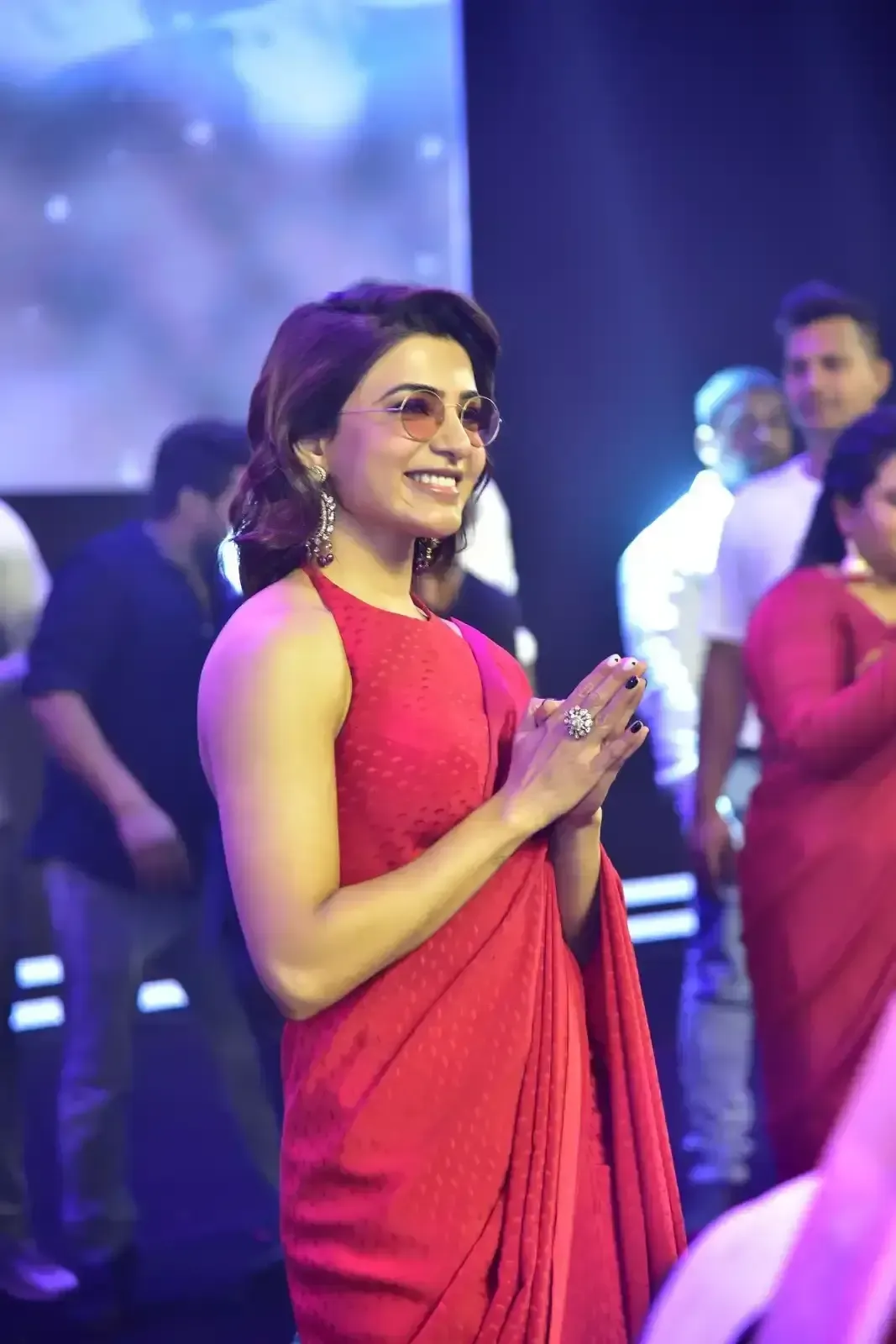 ACTRESS SAMANTHA IN RED SAREE AT KUSHI MUSICAL CONCERT EVENT 8